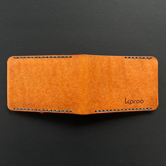 Cartera Portaplacas BASIC | Edición Olmo Hilo Turquesa | Todas las Corporaciones | Cuero Cosido a Mano – KPROO