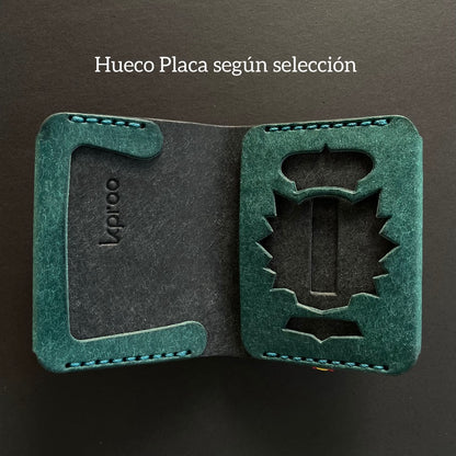 Cartera Portaplacas FORTIS | Edición A Coruña | Todas las Corporaciones | Cuero Cosido a Mano – KPROO