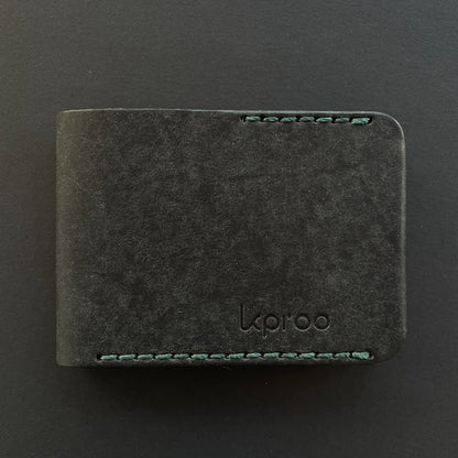 Cartera Portaplacas BASIC Policía Nacional | Edición Negra Hilo Verde | Cuero Cosido a Mano – KPROO