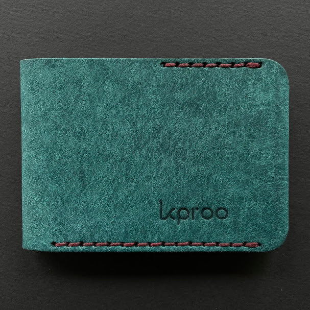 Cartera Portaplacas BASIC Policía Nacional | Edición Ortensia Hilo Granate | Cuero Cosido a Mano – KPROO