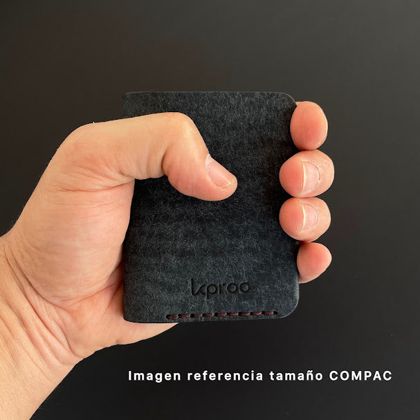 Cartera portaplacas policial personalizable el hueco para placa de Policia Nacional Guardia Civil y Policias locales Piel italiana cosida a mano