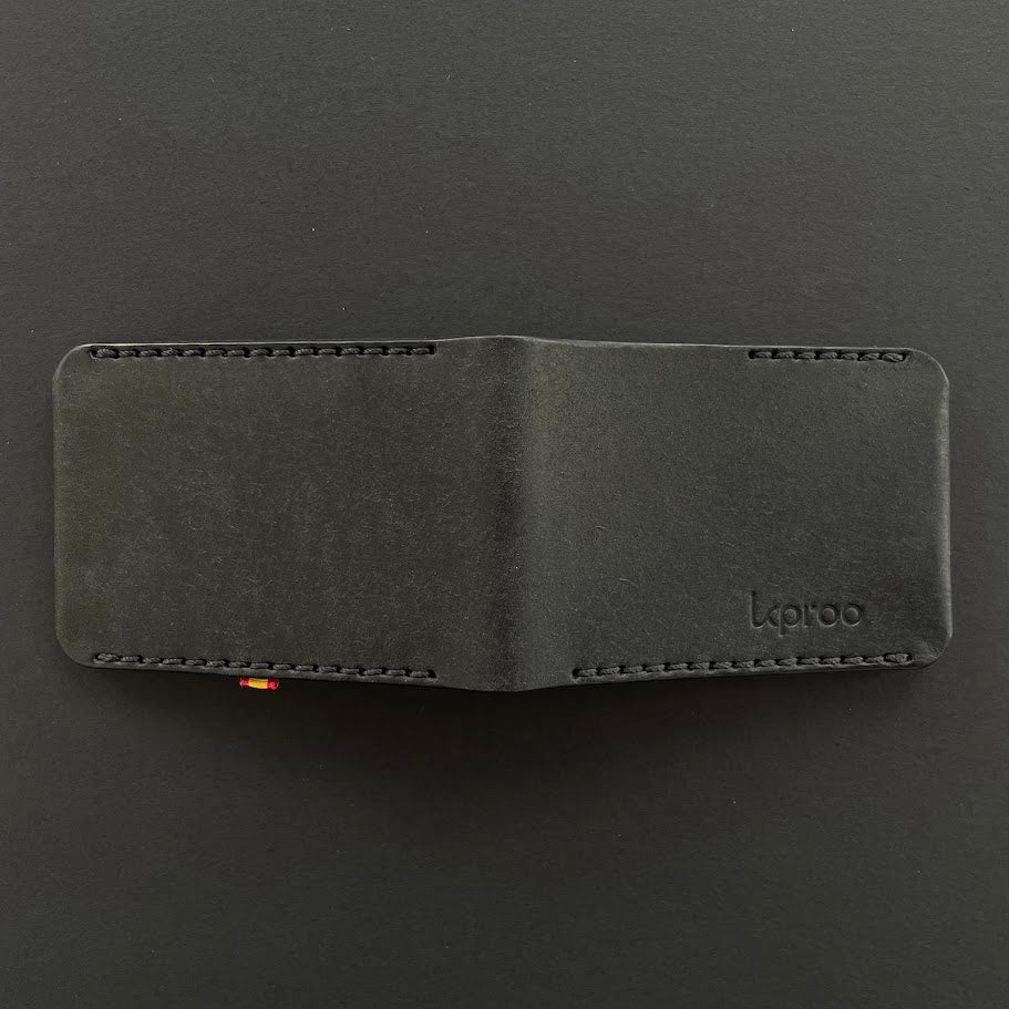 Cartera Portaplacas BASIC | Edición Negra Hilo Negro | Todas las Corporaciones | Cuero Cosido a Mano – KPROO