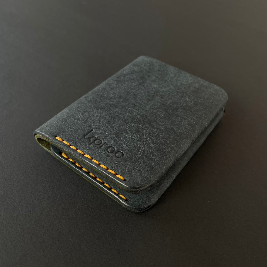 Cartera Portaplacas COMPAC | Edición Navy y Oliva Hilo Naranja | Todas las Corporaciones | Cuero Cosido a Mano – KPROO