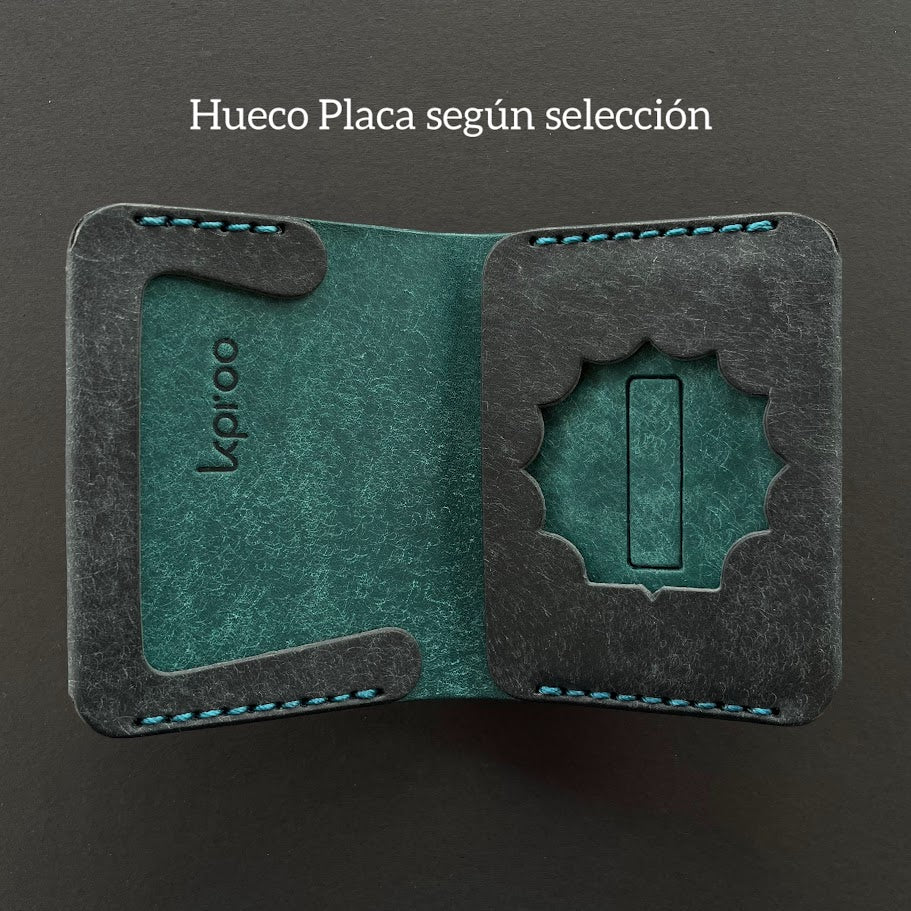 Cartera Portaplacas COMPAC | Edición Navy y Ortensia Hilo Turquesa | Todas las Corporaciones | Cuero Cosido a Mano – KPROO