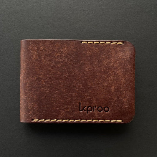 Cartera Portaplacas BASIC | Edición Tabaco Hilo Marrón | Todas las Corporaciones | Cuero Cosido a Mano – KPROO