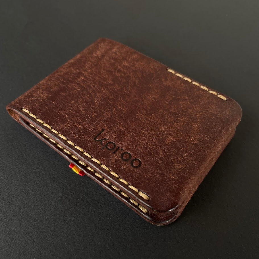 Cartera Portaplacas BASIC | Edición Tabaco Hilo Marrón | Cuero Cosido a Mano – KPROO