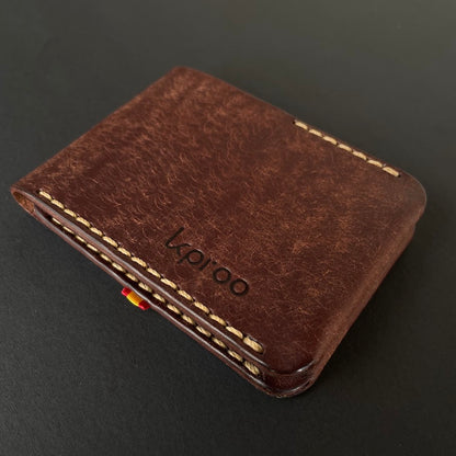 Cartera Portaplacas BASIC | Edición Tabaco Hilo Marrón | Cuero Cosido a Mano – KPROO