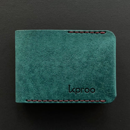 Cartera Portaplacas BASIC | Edición Ortensia Hilo Granate | Todas las Corporaciones | Cuero Cosido a Mano – KPROO