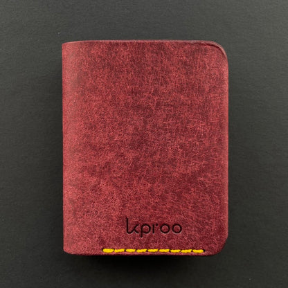 Cartera Portaplacas COMPAC | Edición Mosto y Oliva Hilo Mostaza | Todas las Corporaciones | Cuero Cosido a Mano – KPROO