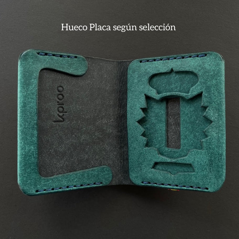 Cartera Portaplacas COMPAC | Edición Ortensia y Navy Hilo Azul Marino | Todas las Corporaciones | Cuero Cosido a Mano – KPROO