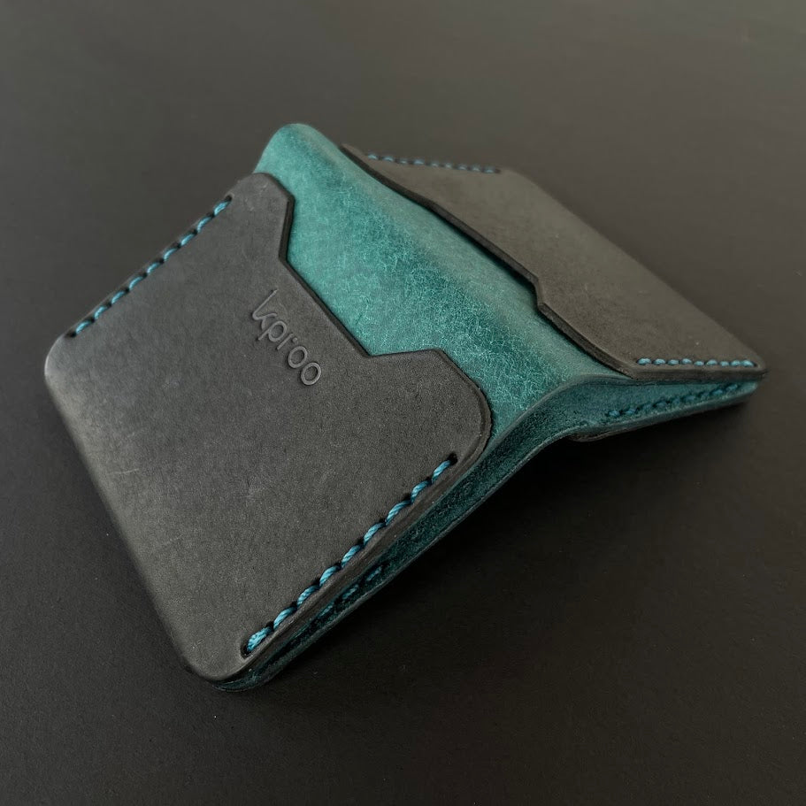 Cartera Portaplacas FORTIS | Edición Vizcaya | Todas las Corporaciones | Cuero Cosido a Mano – KPROO