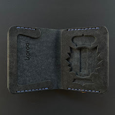 Cartera Portaplacas FORTIS Policía Nacional | Edición Azul M Negro Hilo Azul | Cuero Cosido a Mano – KPROO