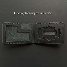 Cartera Portaplacas BASIC | Edición Negra Hilo Granate | Cuero Cosido a Mano – KPROO