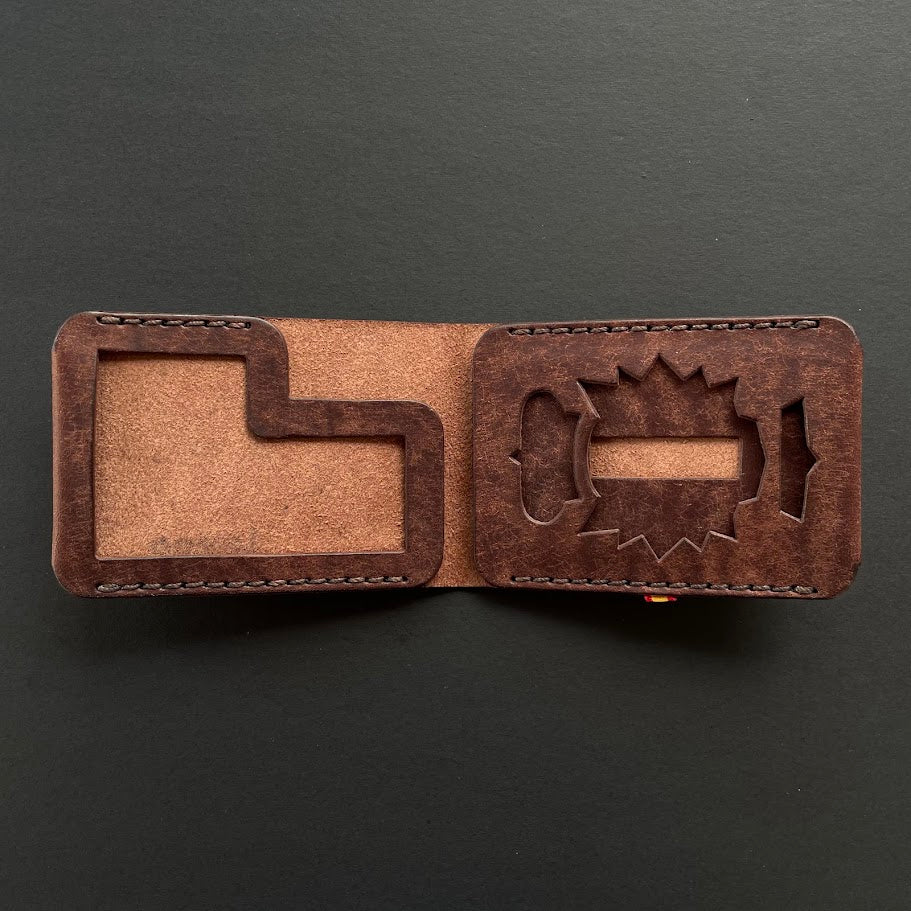 Cartera Portaplacas BASIC Policía Nacional | Edición Tabaco Hilo Gris | Cuero Cosido a Mano – KPROO