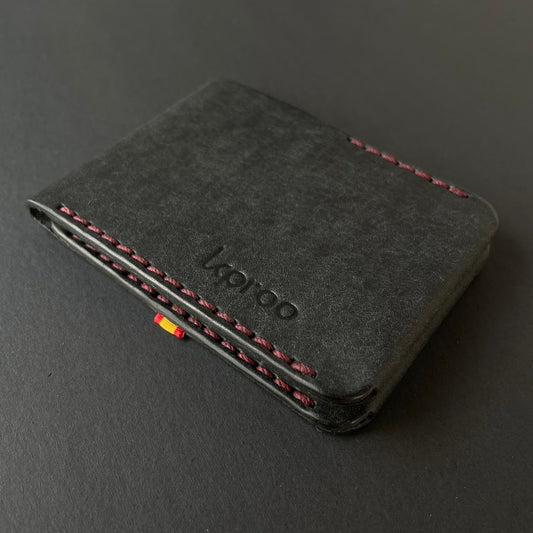 Cartera Portaplacas BASIC | Edición Negra Hilo Granate | Todas las Corporaciones | Cuero Cosido a Mano – KPROO