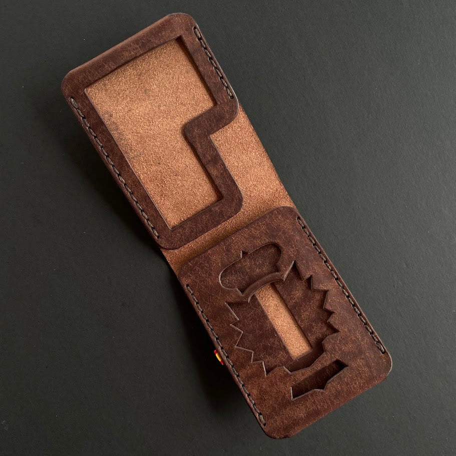 Cartera Portaplacas BASIC | Edición Tabaco Hilo Marrón Oscuro | Cuero Cosido a Mano – KPROO