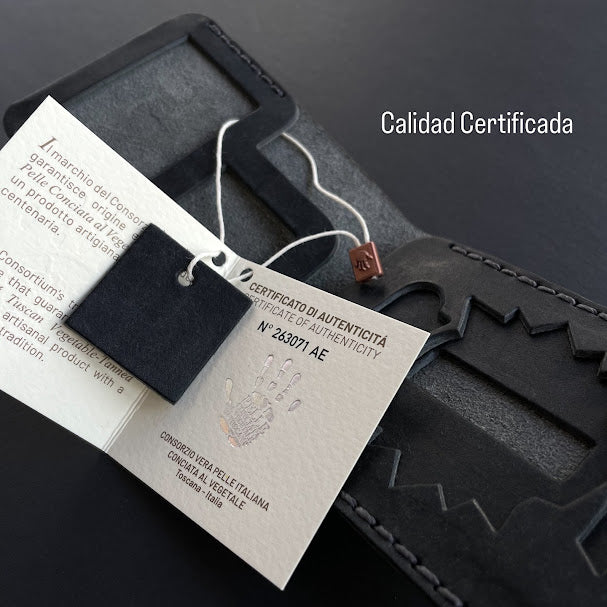 Cartera portaplacas policial personalizable el hueco para placa de Policia Nacional Guardia Civil y Policias locales Piel italiana cosida a mano