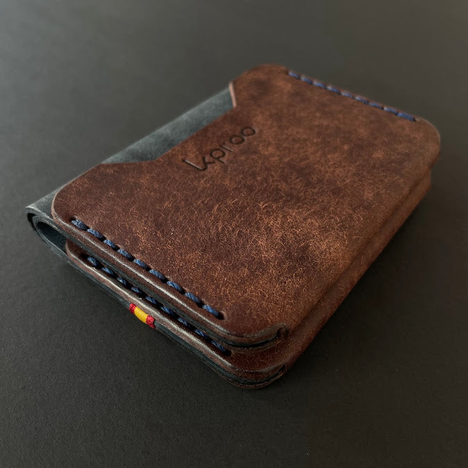 Cartera Portaplacas FORTIS | Edición CANTABRIA | Cuero Cosido a Mano – KPROO | CNP · GC · PL