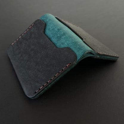 Cartera Portaplacas FORTIS Mossos d'Esquadra | Edición Negra Ortensia Hilo Marrón | Cuero Cosido a Mano – KPROO
