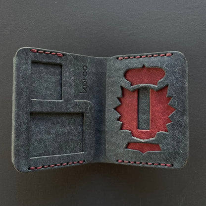 Cartera Portaplacas FORTIS Policía Nacional – Piel Italiana Cosida a Mano – Edición: Azul M y Mosto Hilo Granate