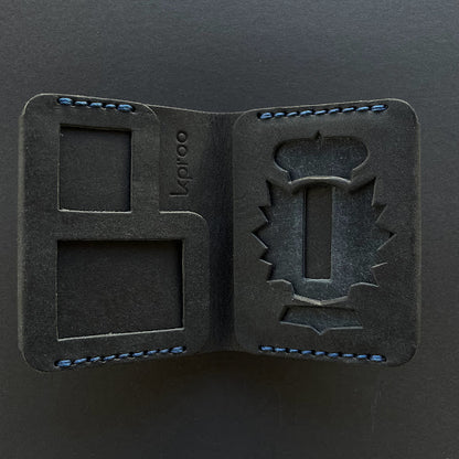 Cartera Portaplacas FORTIS Policía Nacional – Piel Italiana Cosida a Mano – Edición: Negra Hilo Azul